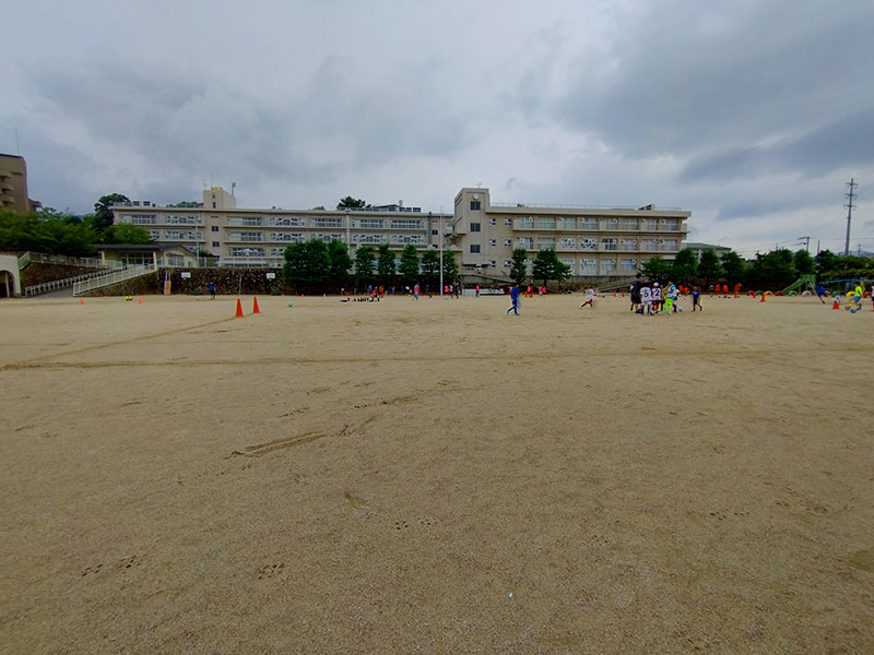 宝塚市立西山小学校